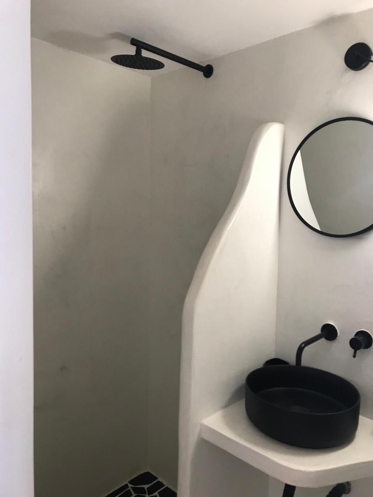 Morpheus Rooms Kini Exteriör bild