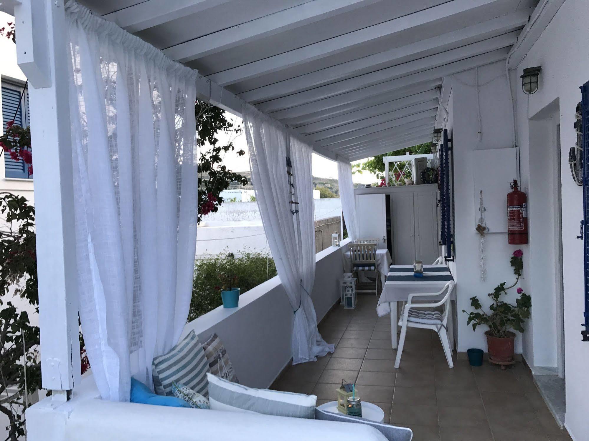 Morpheus Rooms Kini Exteriör bild